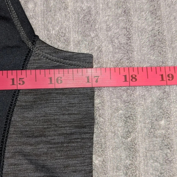 Under Armour Womens Hoodie XS Black Gray Cold Gear Sleeveless Pullover Vest NWT - Picture 5 of 10